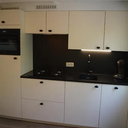 Chalet Dix-Huit Durbuy בקתה *